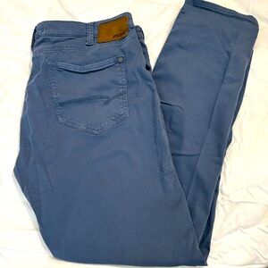 Mavi lightweight men’s jeans. Soft and comfortable